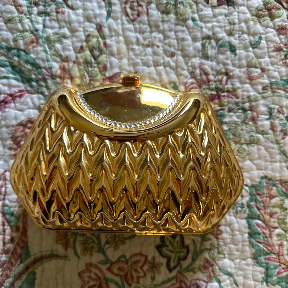 Gold Original 1980s Vintage Bags,
A GOLD SHELL-RHINESTONE CLUTCH PURSE NWOT. - Picture 6 of 10